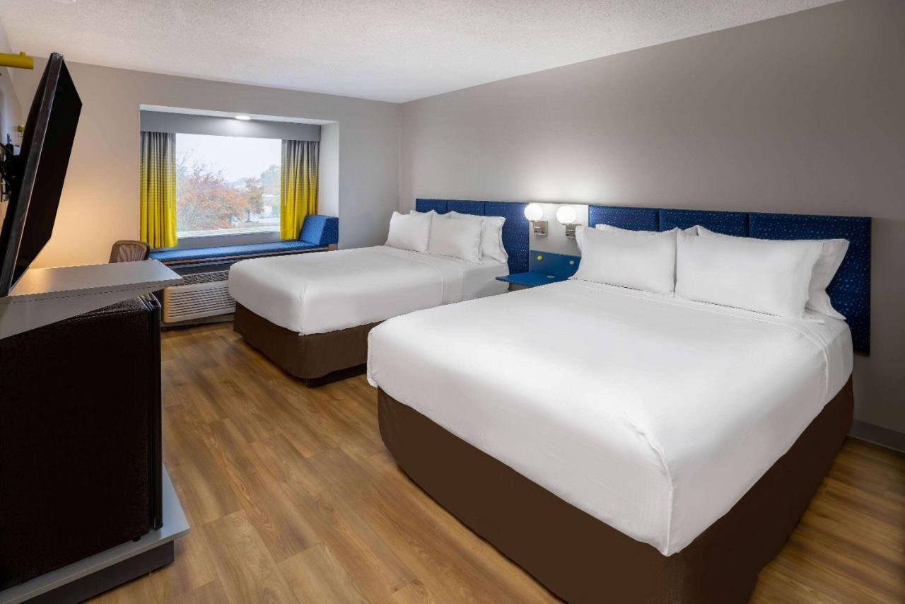 Microtel Inn And Suites - Солсбері Екстер'єр фото