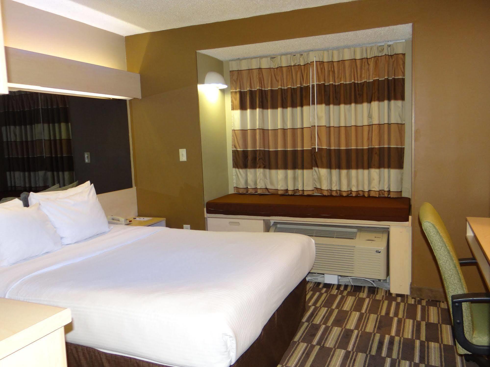 Microtel Inn And Suites - Солсбері Екстер'єр фото