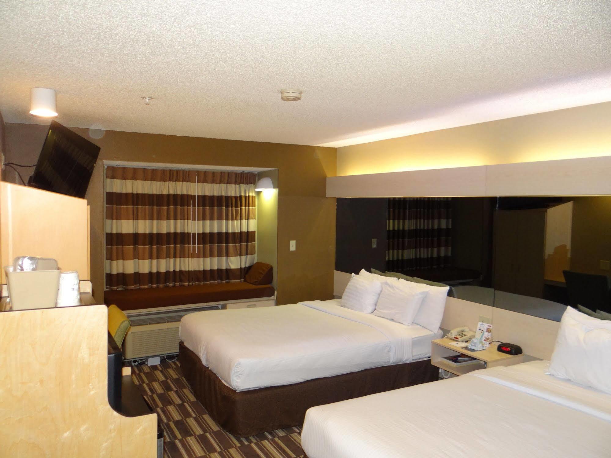 Microtel Inn And Suites - Солсбері Екстер'єр фото
